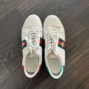 Women’s Gucci Sneakers - Size 9